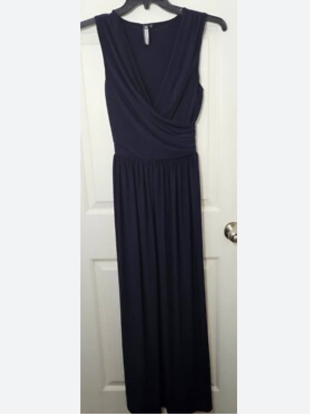 Black Sleeveless V‑Neck Maxi Dress